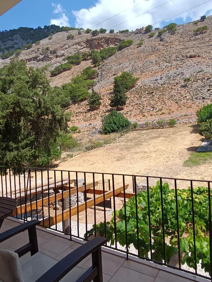 Pachnes Bed And Breakfast Agia Roumeli Exterior foto