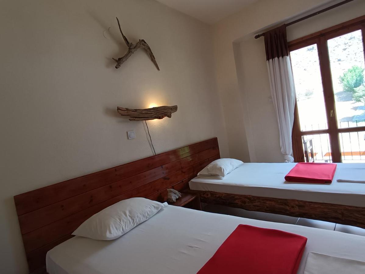 Pachnes Bed And Breakfast Agia Roumeli Exterior foto